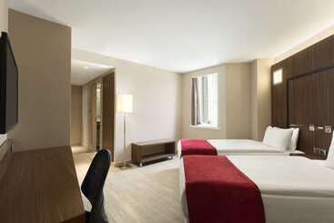 هتل Ramada Encore By Wyndham Izmir
