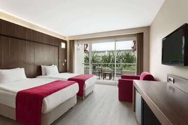 هتل Ramada Encore By Wyndham Izmir