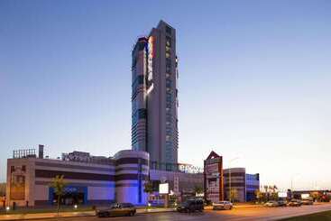 هتل Ramada Encore By Wyndham Izmir