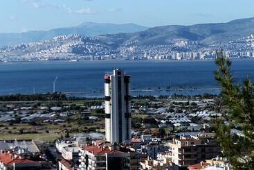 هتل Ramada Encore By Wyndham Izmir