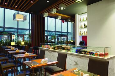 هتل Ramada Encore By Wyndham Izmir