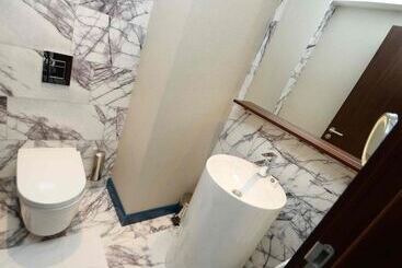 هتل Ramada Encore By Wyndham Izmir