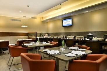هتل The Fern Residency, Vadodara