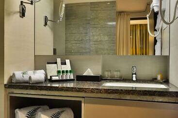 هتل The Fern Residency, Vadodara