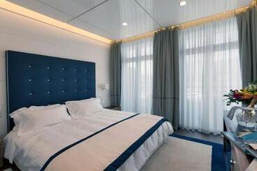 هتل Yacht Club Marina Di Loano