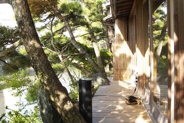 K S House Ito Onsen Historical Ryokan Hostel
