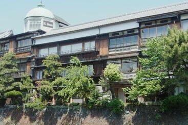 K S House Ito Onsen  Historical Ryokan Hostel