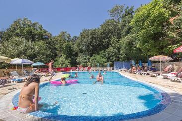 Kamchia Park Hotel   All Inclusive & Free Parking
