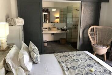 استراحتگاه Indiana Kenanga Boutique Hotel & Spa