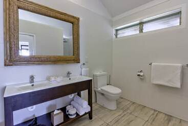 استراحتگاه Sea Change Villas