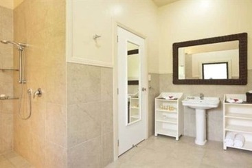استراحتگاه Sea Change Villas
