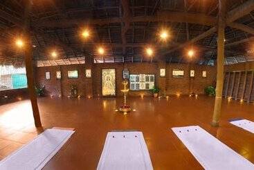 استراحتگاه Soma Manaltheeram Ayurveda Beachvillage