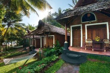 استراحتگاه Soma Manaltheeram Ayurveda Beachvillage