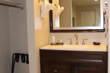 Bell & Main Alamosa Studio Suite Walking Distance To Downtown