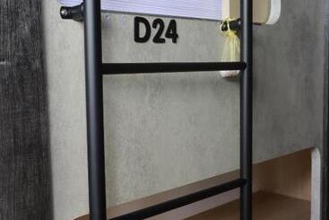 تختخواب و صبحانه Tube18
