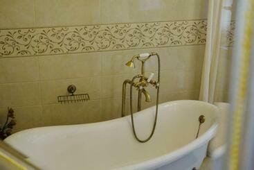 تختخواب و صبحانه Casa Felice
