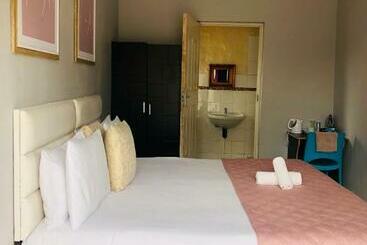 هاستل Innoview Lodge