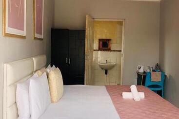 هاستل Innoview Lodge