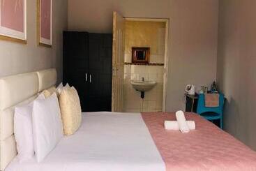 هاستل Innoview Lodge