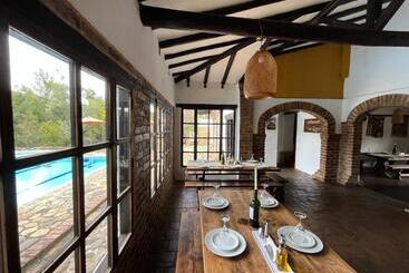 هتل La Villa De San Sebastian