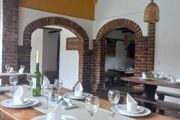 هتل La Villa De San Sebastian