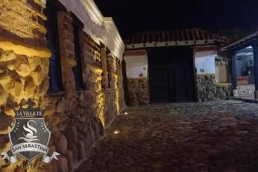 هتل La Villa De San Sebastian