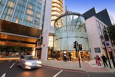 هتل Riu Plaza London Victoria