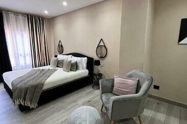 تختخواب و صبحانه Cb Rooms