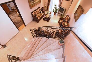 پانسیون Guest House Yerevan