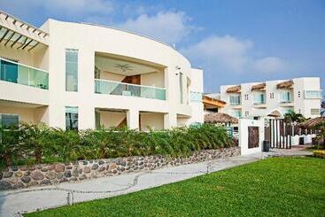 Artisan Family Hotels And Resort Collection Playa Esmeralda