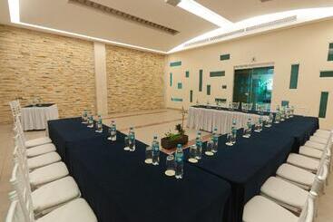 Artisan Family Hotels And Resort Collection Playa Esmeralda