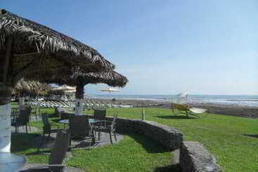 Artisan Family Hotels And Resort Collection Playa Esmeralda