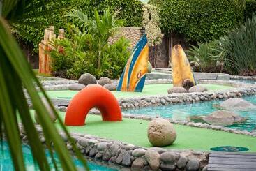 Artisan Family Hotels And Resort Collection Playa Esmeralda