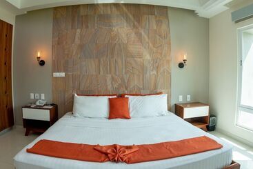 Artisan Family Hotels And Resort Collection Playa Esmeralda