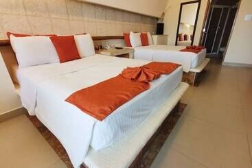 Artisan Family Hotels And Resort Collection Playa Esmeralda