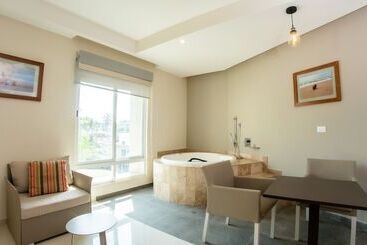 Artisan Family Hotels And Resort Collection Playa Esmeralda