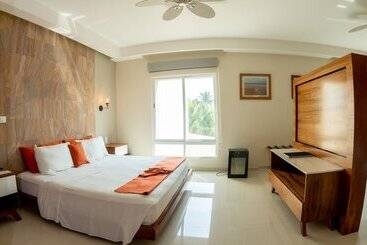 Artisan Family Hotels And Resort Collection Playa Esmeralda