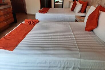 Artisan Family Hotels And Resort Collection Playa Esmeralda