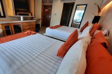 Artisan Family Hotels And Resort Collection Playa Esmeralda