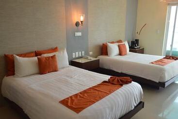 Artisan Family Hotels And Resort Collection Playa Esmeralda