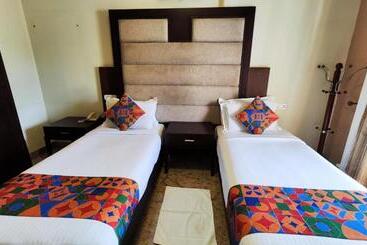 هتل Crystal Paark Inn By Blu Orchid Groups