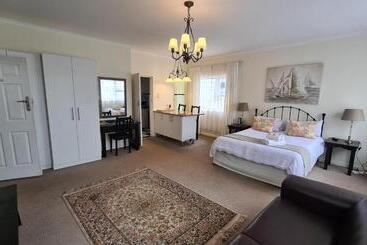 هتل Hathaway Guest House