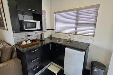 هتل Hathaway Guest House
