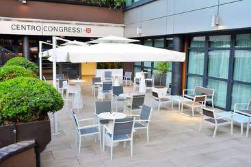 هتل Hilton Garden Inn Milan North