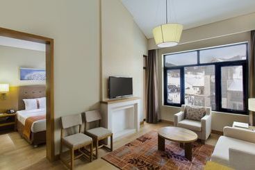 هتل Holiday Inn Changbaishan Suites, An Ihg