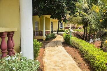 هتل Indismart Woodbourne Resort