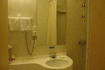 هتل Jinjiang Inn Shanghai Baoyang Dock