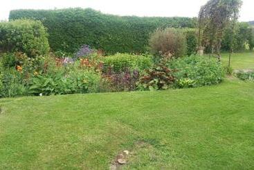 هتل Lily Hill Farm