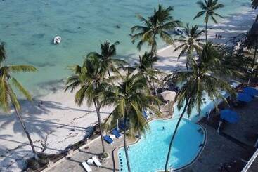 Sai Rock Beach Hotel & Spa
