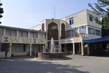 Sai Rock Beach Hotel & Spa